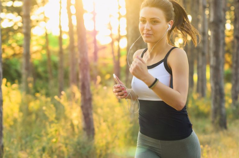 Stilrene og funktionelle sportsure til ham og hende